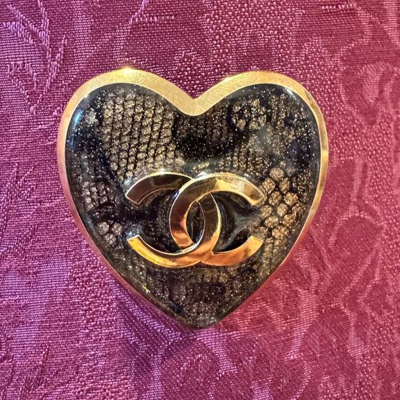 Chanel Jewelry - Chanel Black and Gold Tone Modern Lace Heart Brooch C24K Authentic CoA
